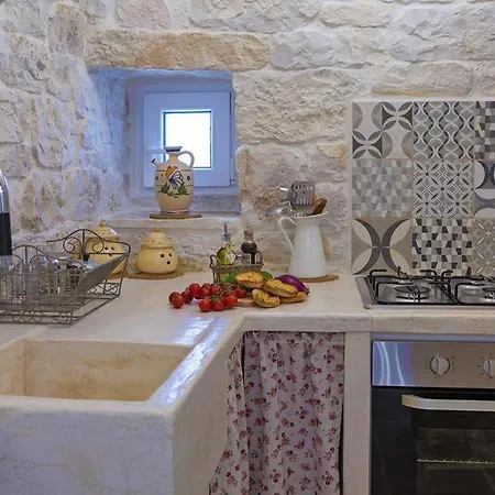 Trullo - Iap021010-u אוסטוני
