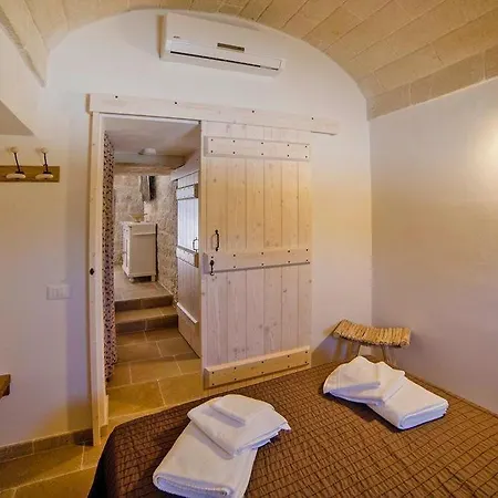 Trullo - Iap021010-u Ostuni
